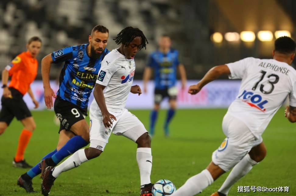 IM体育数据分析平台-里尔客场逼平瓦朗谢纳，暂居中游区积分榜