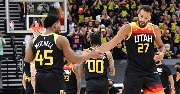 IM体育官方网-上海队碾压马刺，米切尔统治全场