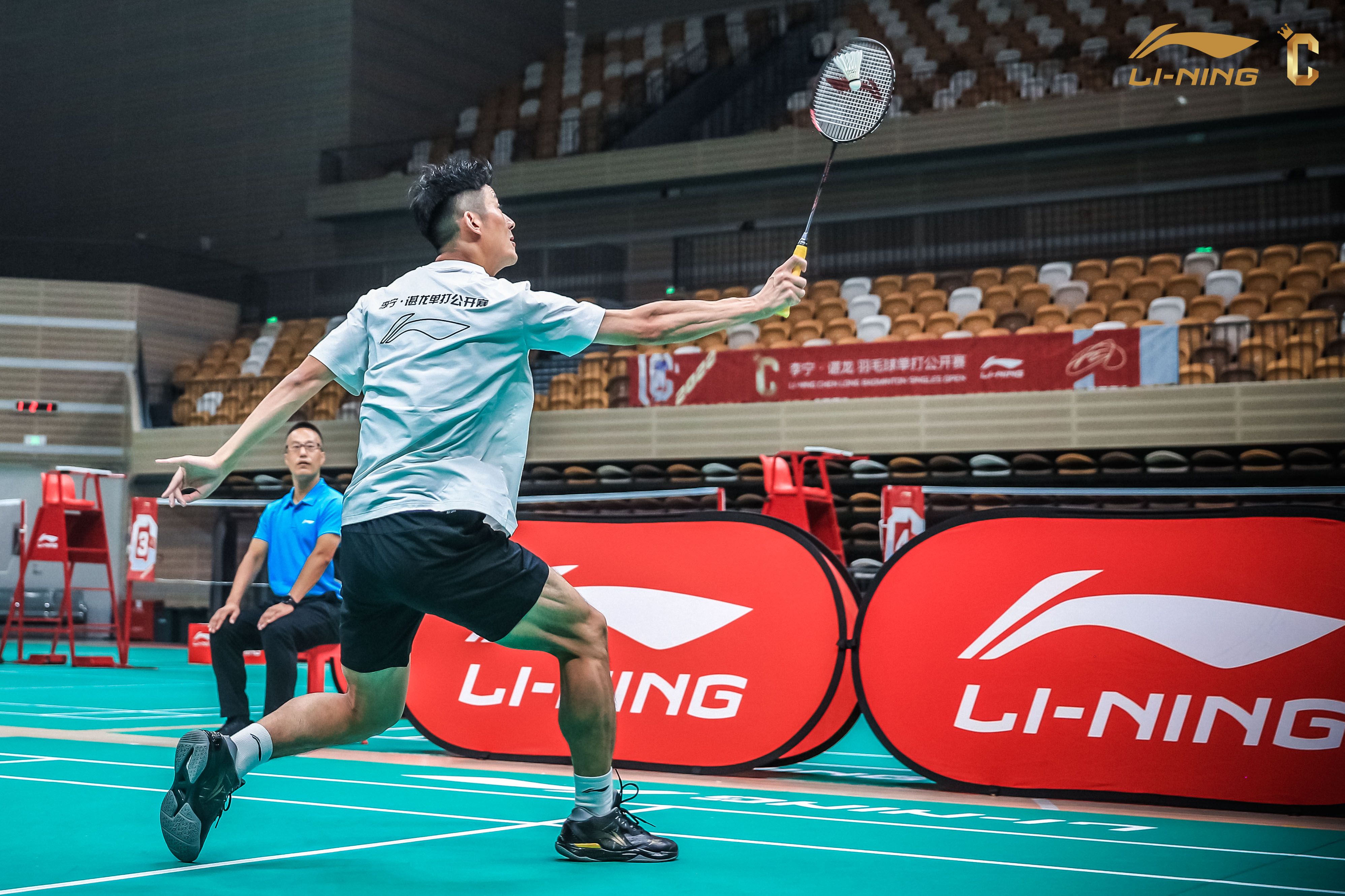 IM体育动画直播通道-英格兰羽毛球队血洗中国羽毛球队，谌龙三分雨点燃全场