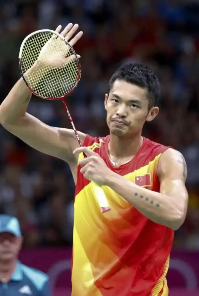 英格兰羽毛球队血洗中国羽毛球队，谌龙三分雨点燃全场