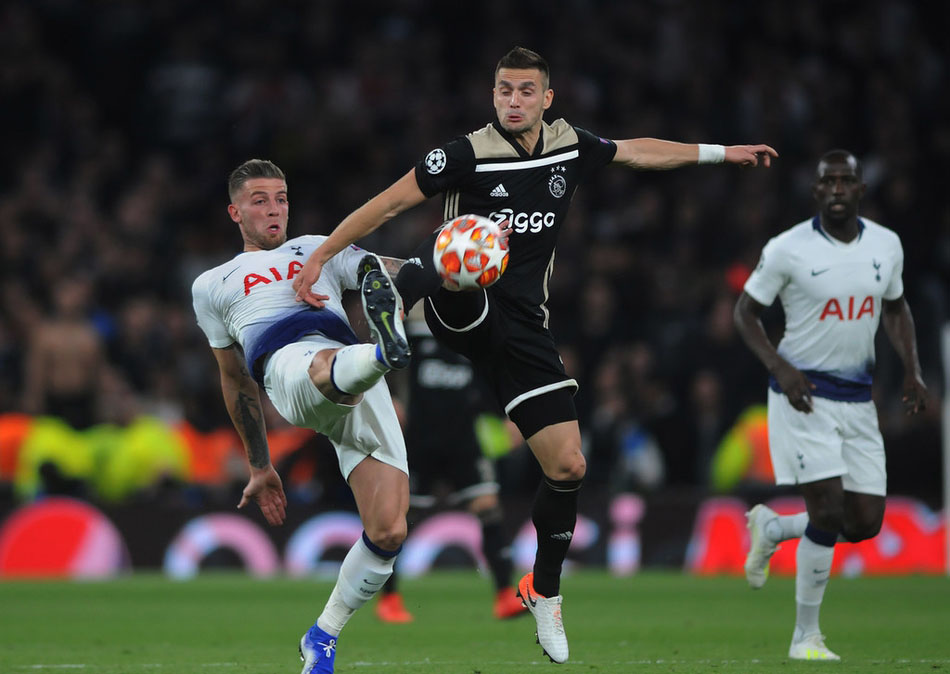 阿贾克斯势头正猛，将在客场挑战对手