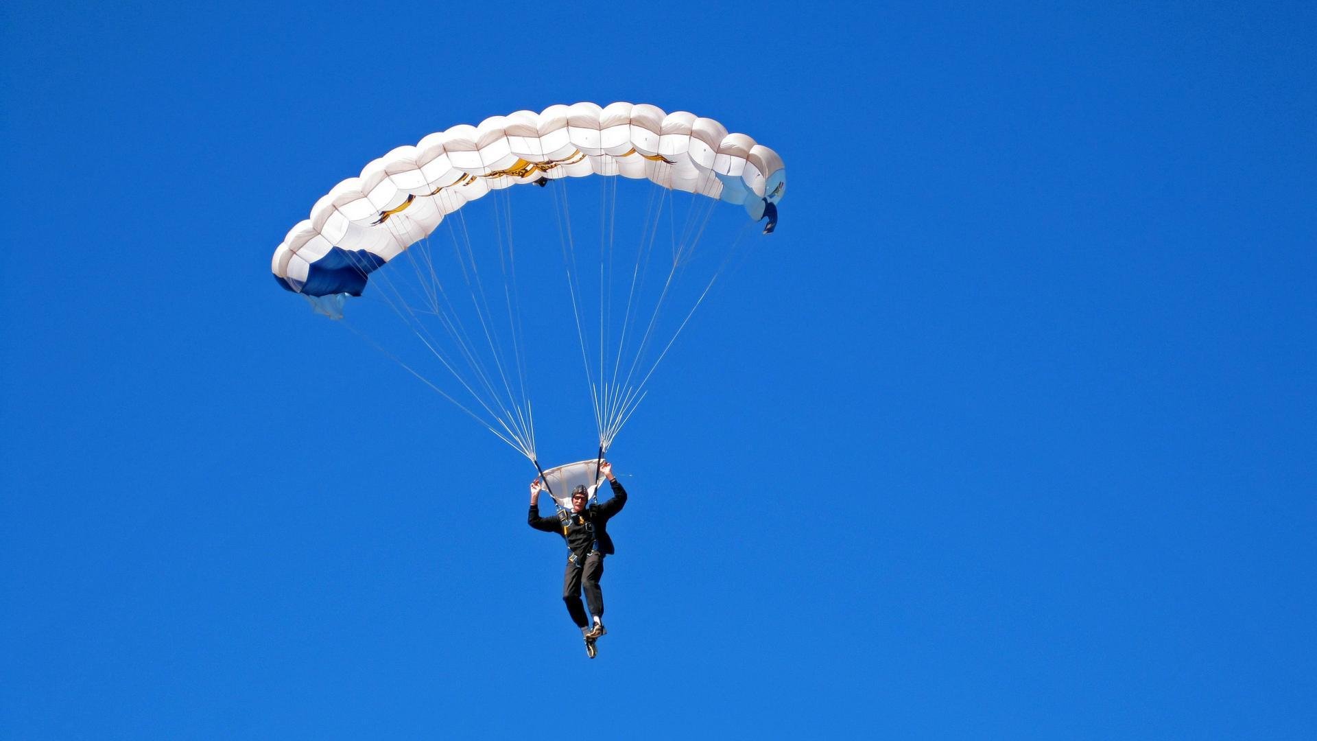 羽坛烽火,中国队团体碾压泰国队,桃田贤斗孤星扛起全队荣光